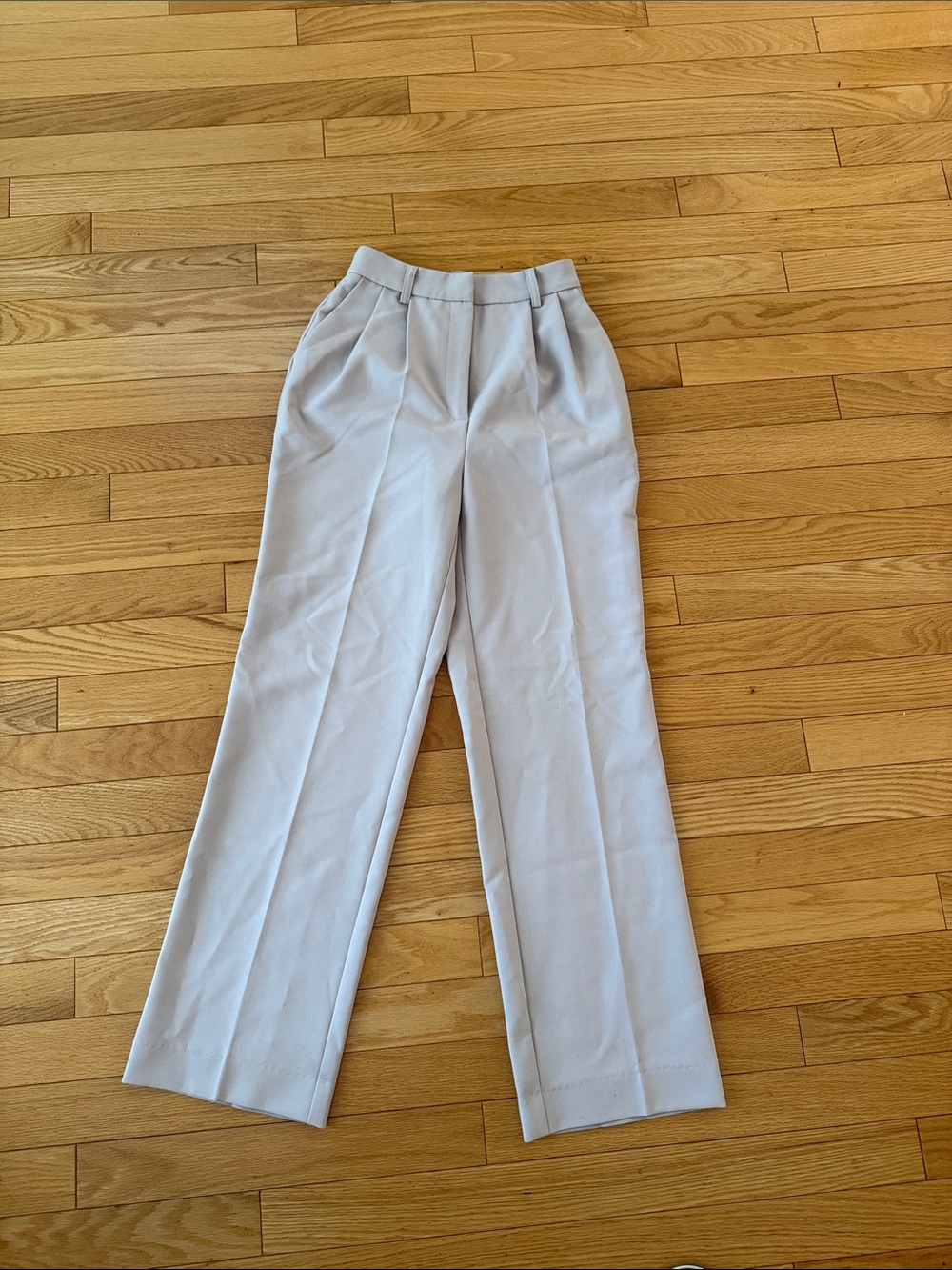 Pleated High-Waist Straight Trousers in Light Gray